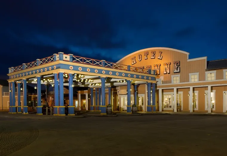 Hotel Cheyenne entrance (source: Facebook/DisneylandParisuk)